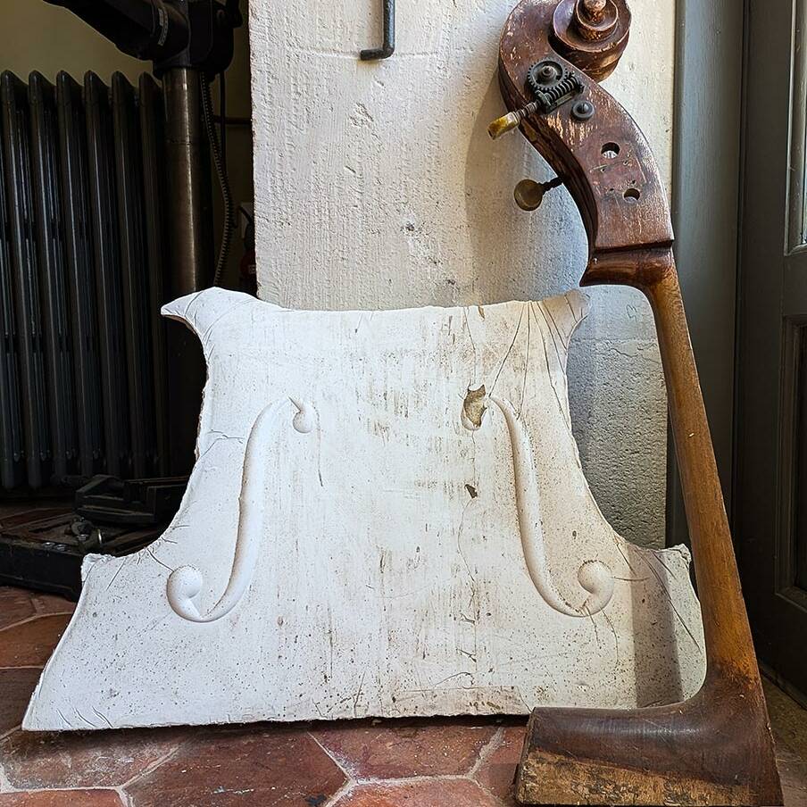 Atelier de lutherie - Luthier, réparation et restauration de contrebasse, violon, alto et violoncelle