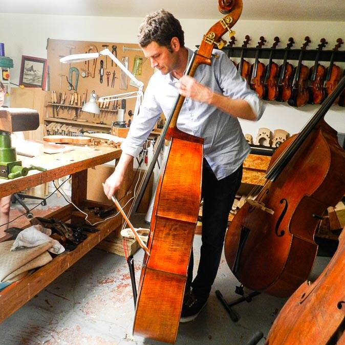 Luthier contrebasse, contrebasse ancienne, location de contrebasse, restauration de contrebasse, entretien de contrebasse