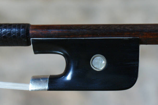 Archet de violoncelle de Charles Guinot