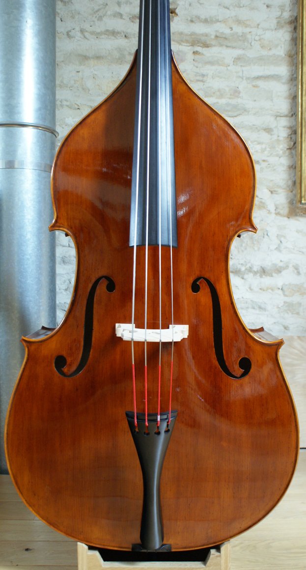 Contrebasse 3/4 fabriqué d'après un modèle du luthier Quenoil.